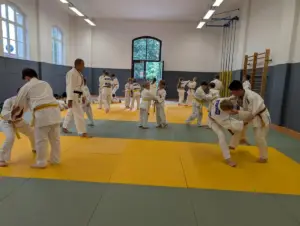Hajime! Judotraining in der Sporthalle